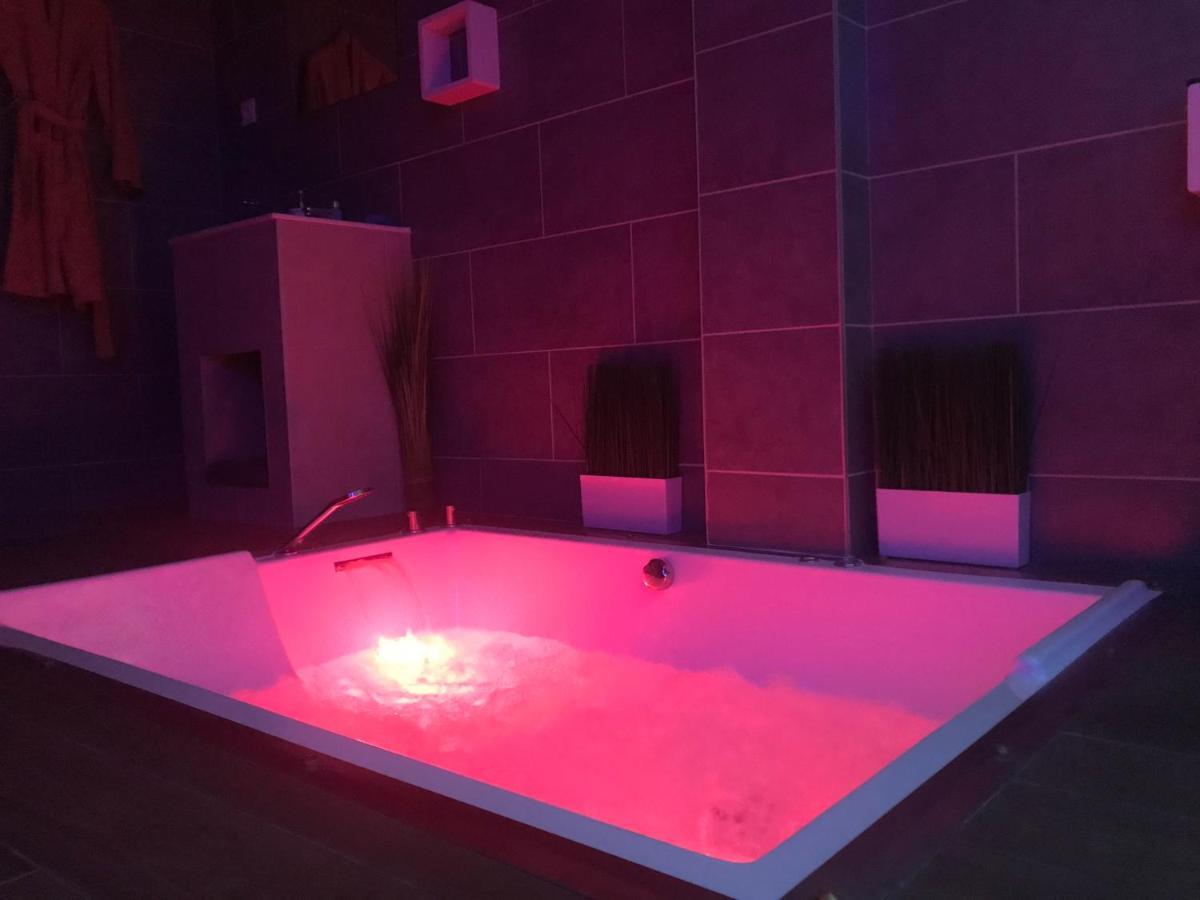 Chambre Avec Spa By Jordans Collection Dijon Bagian luar foto