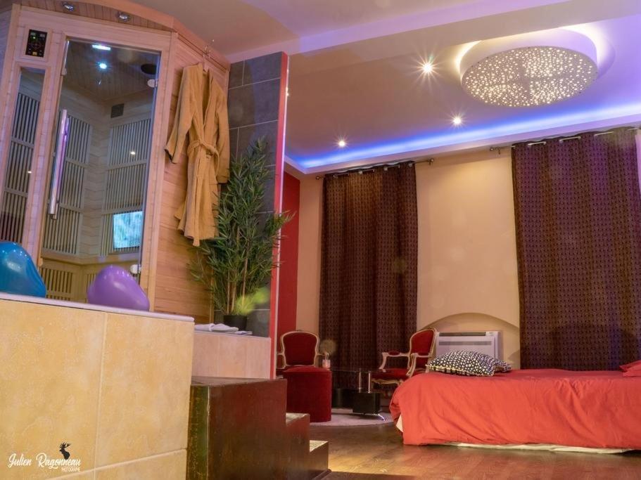 Chambre Avec Spa By Jordans Collection Dijon Ruang foto