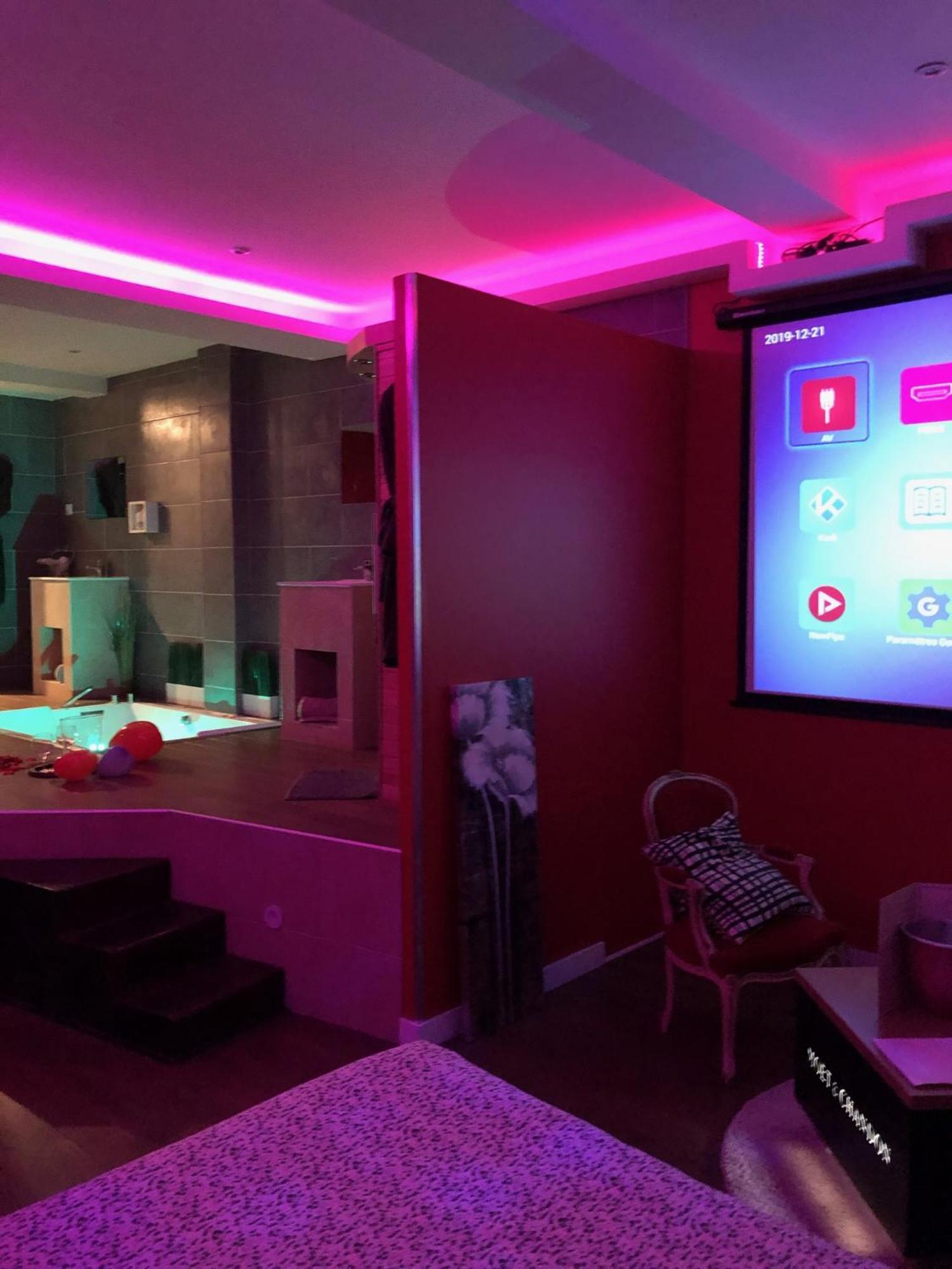 Chambre Avec Spa By Jordans Collection Dijon Ruang foto